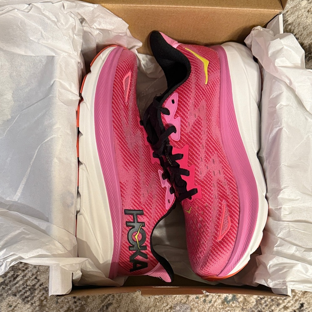 NIB✨ | Women’s HOKA Clifton 9 | Size 7B